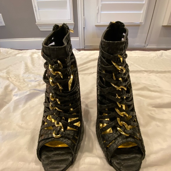 Baby Phat Jicarilla Black & Gold 4in heel bootie - Picture 2 of 7